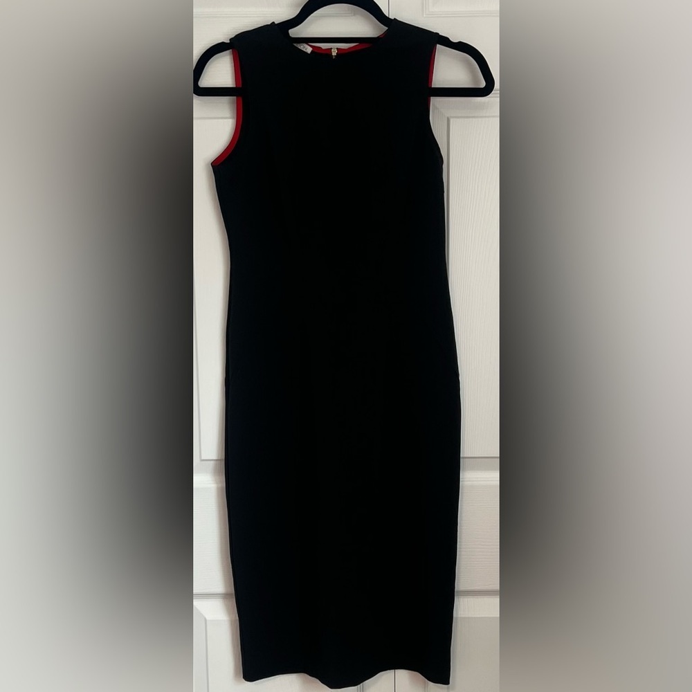 Women's Maggy London Petites Classic Black Sleeveless Sheath Dress